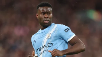 جديد وحيرة نجم مانشستر سيتي بعد استهجان جماهير ليفربول الصيف الماضي